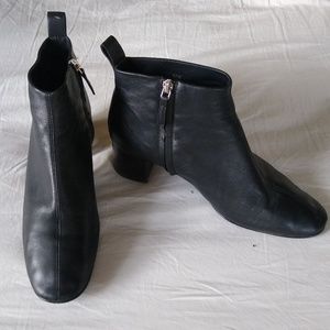 Everlane "The Day Boot" in black, size 10.5